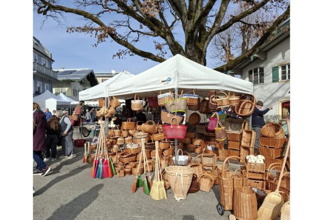 Der Kathreinmarkt verbindet traditionelles Markttreiben, regionales Einkaufserlebnis und einen entspannten Sonntag kurz vor Beginn der Adventszeit.