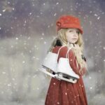 Kinderkleidung und Spielzeug werden beim Kinder Herbstbasar angeboten