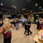 Tanzende Gäste im Saal Kristl des Gasthofs Höhensteiger