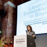 Staatsministerin Michaela Kaniber bei der Begrüßung und Ansprache anlässlich der Preisverleihung