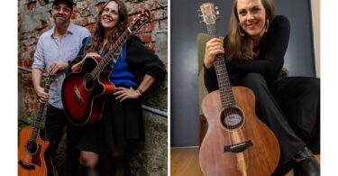 Monika Maria Wagner und Gitarrist Martin Halmich mit ihren Gitarren – Monika Maria Wagner mit Gitarre