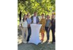 (v. l.) Theresa Wagenbauer, Annika Steer, Landrat Alfred Holzner, Dr. Elisabeth Sommer, Regina Königbauer und Laura Höschele beim Pflegefamilienfest des Landkreises Landshut