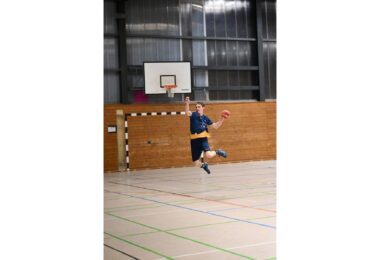 Julian Lindner erzielte in Rosenheim neun Treffer für sein Team.