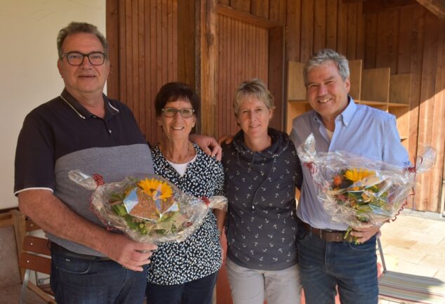 Von links Wolfgang Zintel (Leiter des Sozialen Netzwerkes), Anni Huber, Sybille Hergeth und Bürgermeister Thomas Müllinger