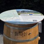 Informationstafel mit Streckenkarte und Angaben zum Trail.