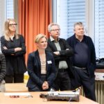 Von links: Bettina Oestreich (Fa. Aicher), Katharina Heiermeier, stellvertretende wissenschaftliche Leiterin, Roman Niederberger, stellvertretender Landrat, Engelbert Sellmaier, Vorsitzender des Fördervereins.