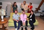 Ensemble des Theater Rosenheim bei den Proben zur Boulevardkomödie