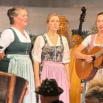 Mit eigenem und in der Familie überlieferten Liedern glänzte der Herzkirsch-Dreigsang