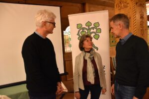 Von links Ulrich Penzkofer, Beate Rutkowski und Bürgermeister Andreas Scheck