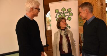 Von links Ulrich Penzkofer, Beate Rutkowski und Bürgermeister Andreas Scheck