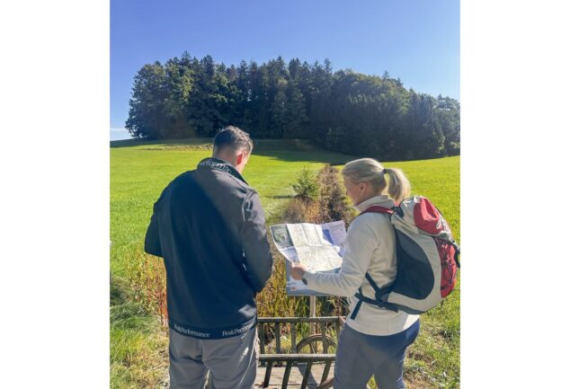 Wer Lust auf Bewegung, Natur und regionale Besonderheiten hat, findet im Ortsteil Elperting einen schönen Einstieg: Wanderschuhe schnüren oder aufs Rad steigen und Prien am Chiemsee aktiv entdecken!